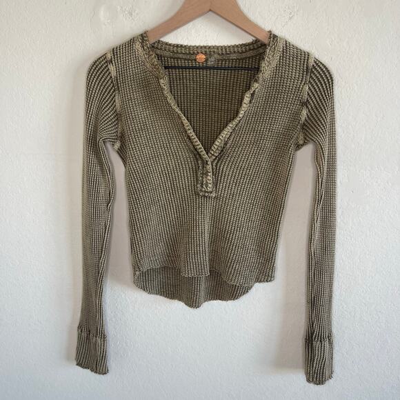 Free People Colt Thermal Knit Button Long Sleeve V-Neck Top Green - Size XS - Picture 2 of 6